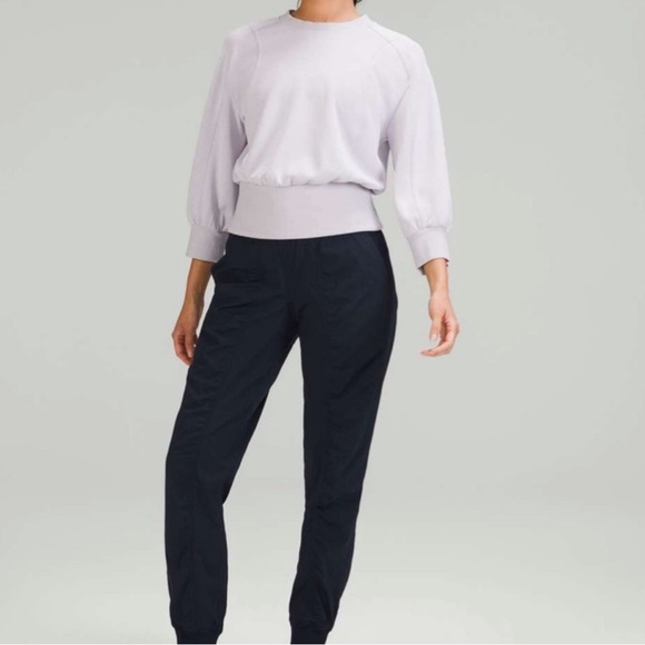 Lululemon Softstreme Ribbed-Hem Pullover
Faint Lavender Size 8 - Picture 2 of 8